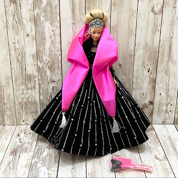 1998 Special Edition Happy Holidays Barbie Doll - Picture 2 of 12